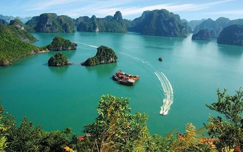 Vietnam at a Glance with Wendy Wu Tours